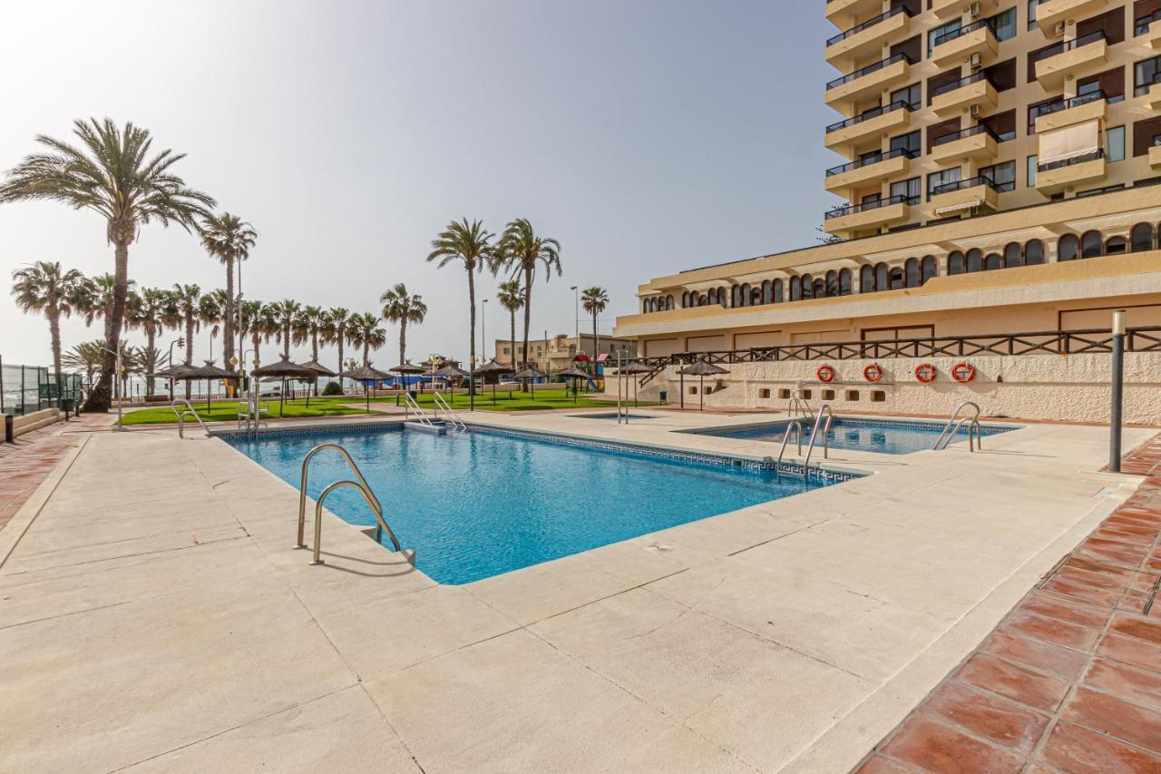 Amazing Views Beachfront Apartment With Swimming Pool Benalmádena Exteriör bild