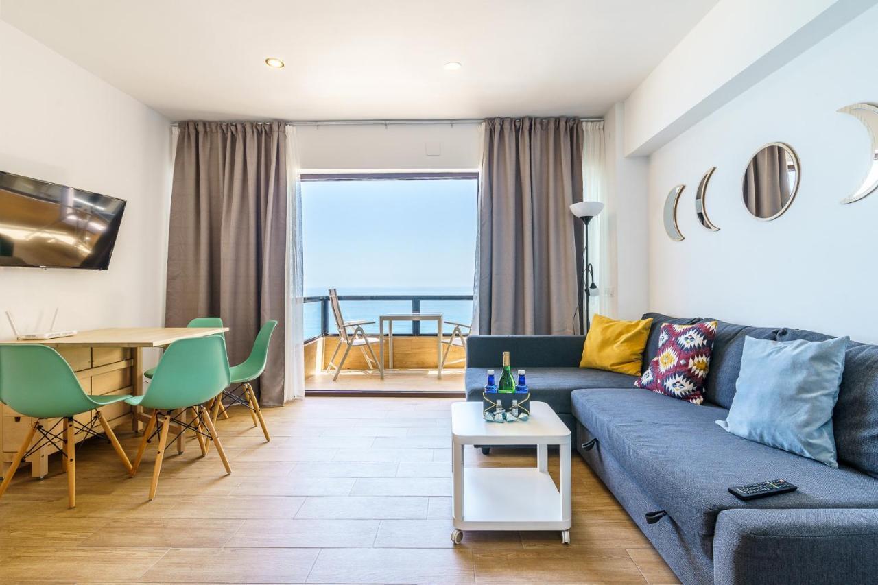 Amazing Views Beachfront Apartment With Swimming Pool Benalmádena Exteriör bild